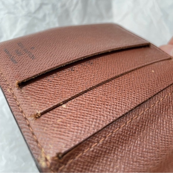 Authentic Louis Vuitton Compact Zip Monogram Wallet - Picture 14 of 15